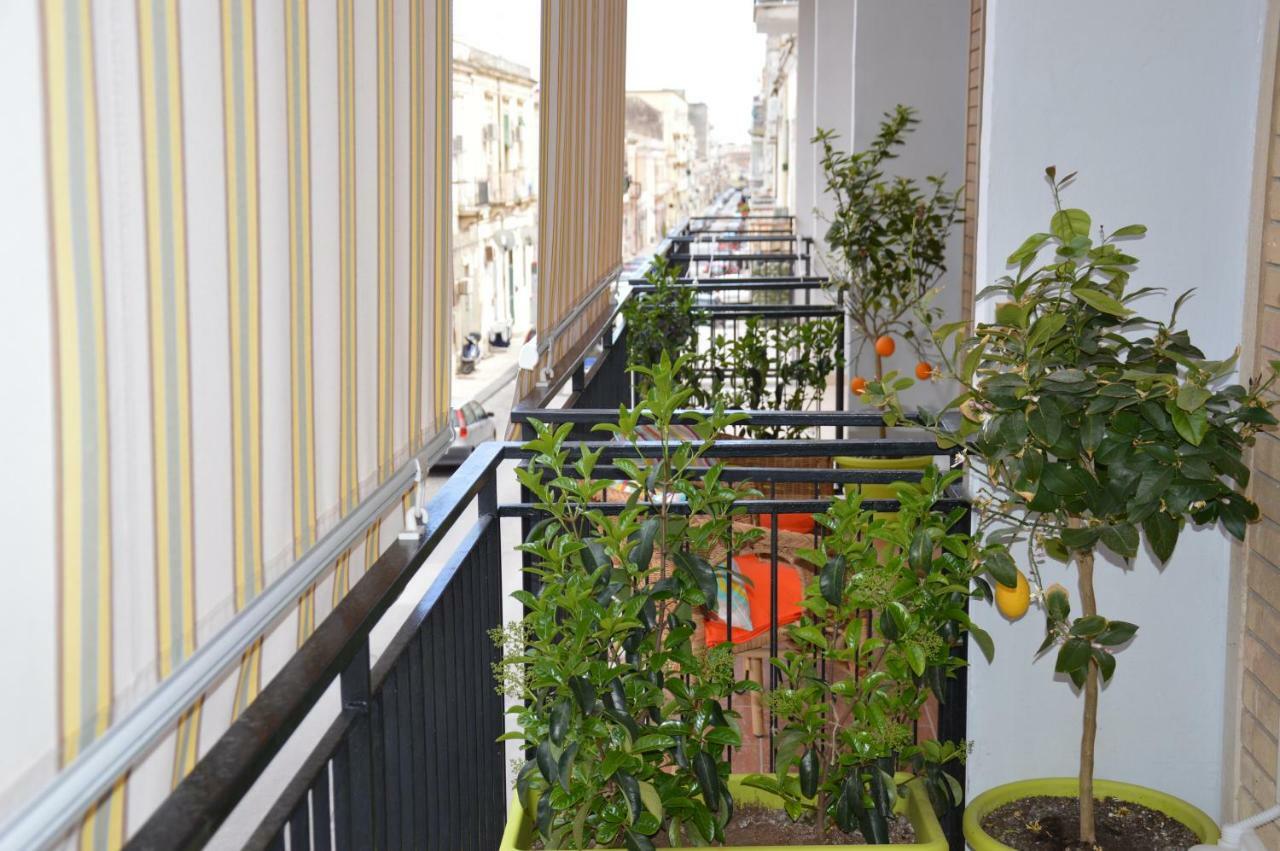 シラクーサ Il Gatto E La Volpe Bed & Breakfast エクステリア 写真
